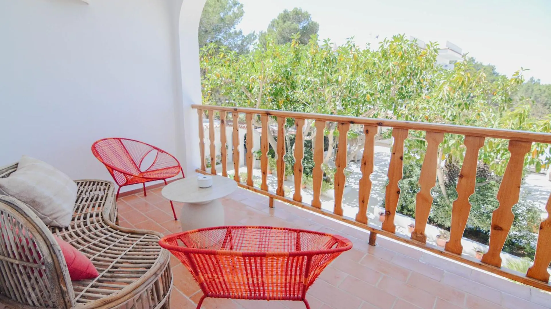 Secret Oasis Ibiza-Only Adults Aparthotel San Antonio  2*, San Antonio (Ibiza)