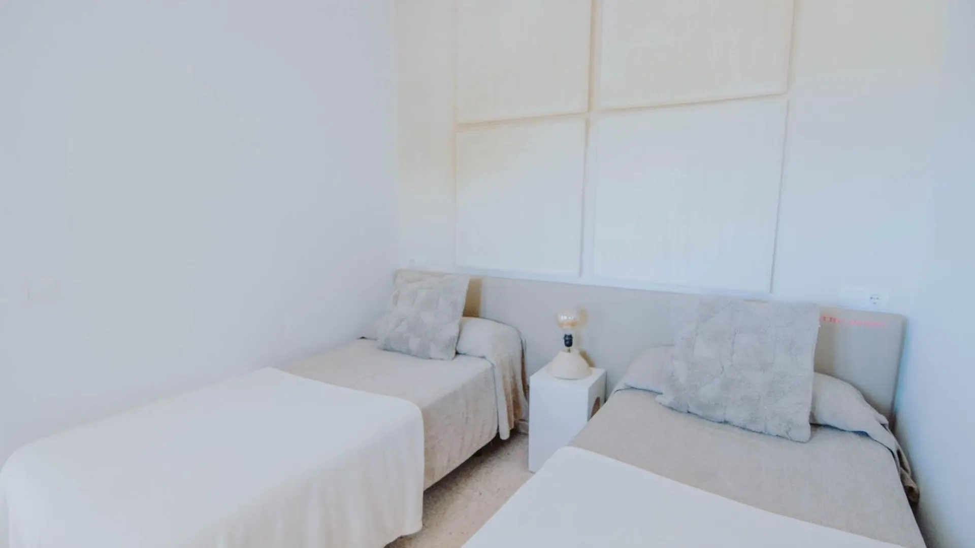 Secret Oasis Ibiza-Only Adults Aparthotel San Antonio  2*, San Antonio (Ibiza)