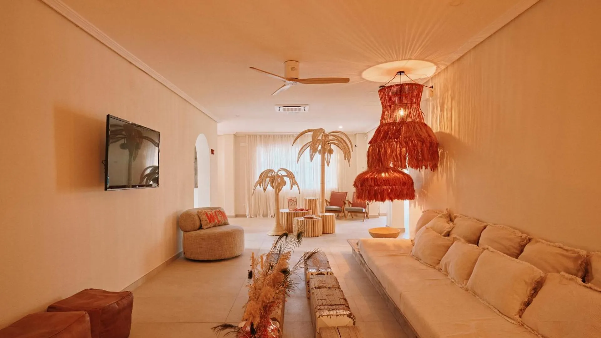 Secret Oasis Ibiza-Only Adults Aparthotel San Antonio  2*, San Antonio (Ibiza)