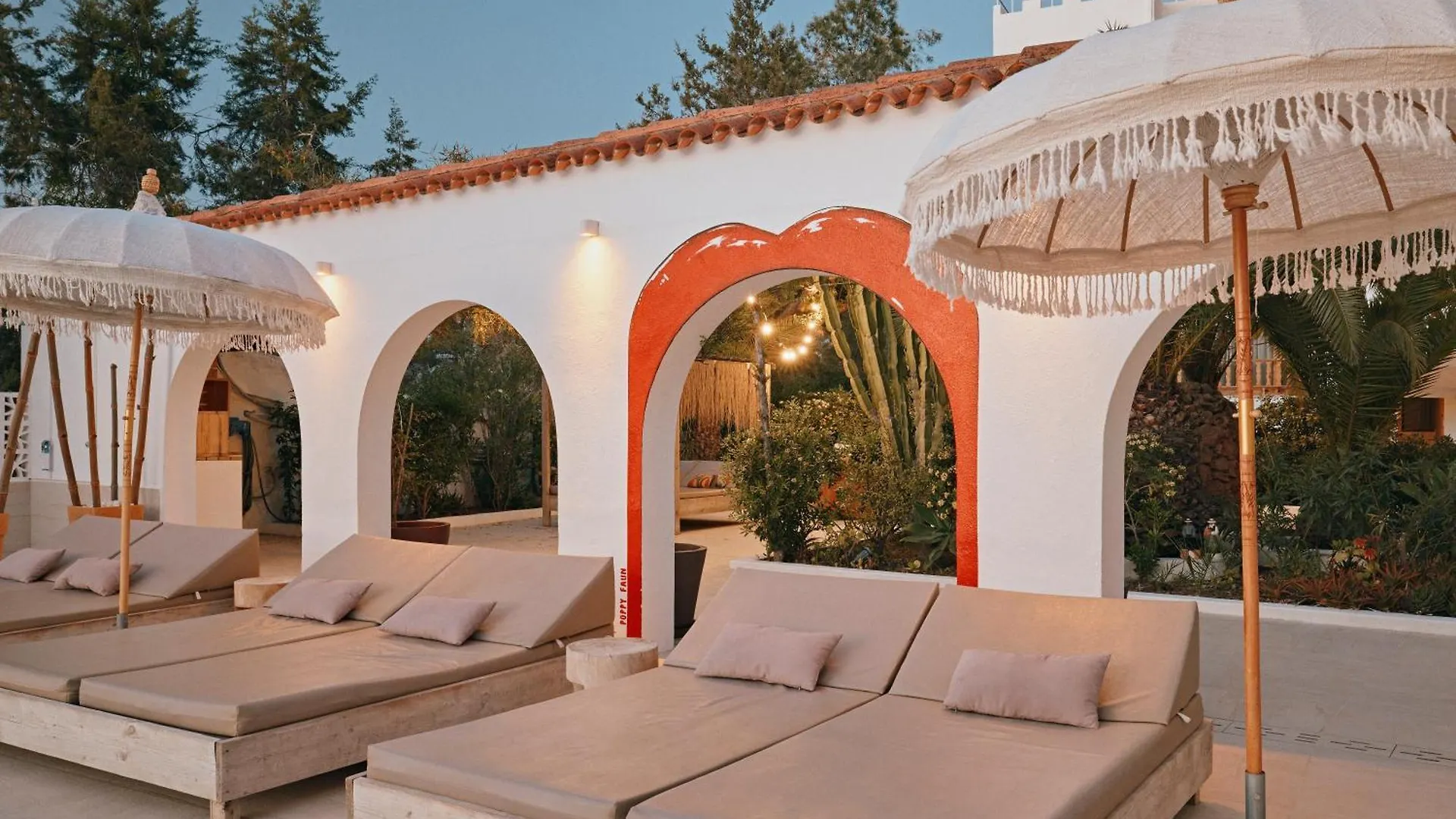 Secret Oasis Ibiza-Only Adults Aparthotel San Antonio  2*, San Antonio (Ibiza)